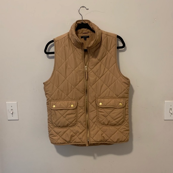 Quinn Puffy Vest - Picture 1 of 4